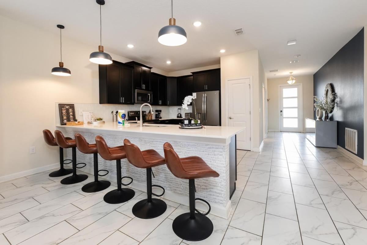 Spacious 8br By World W Private Pool
